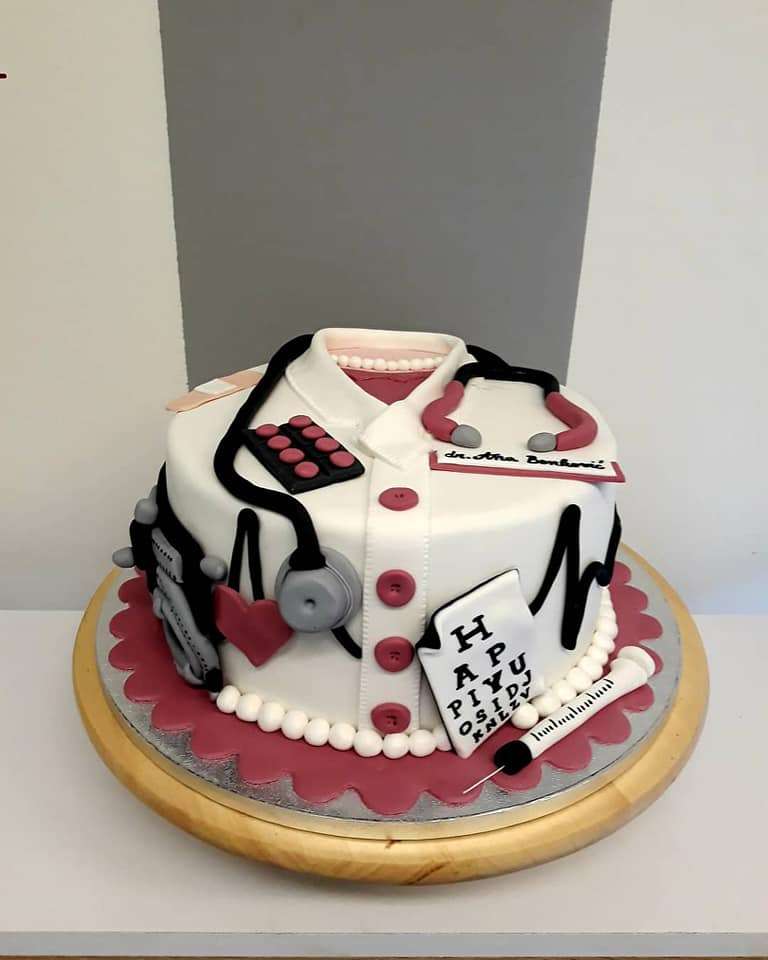 Torte s fondant masom